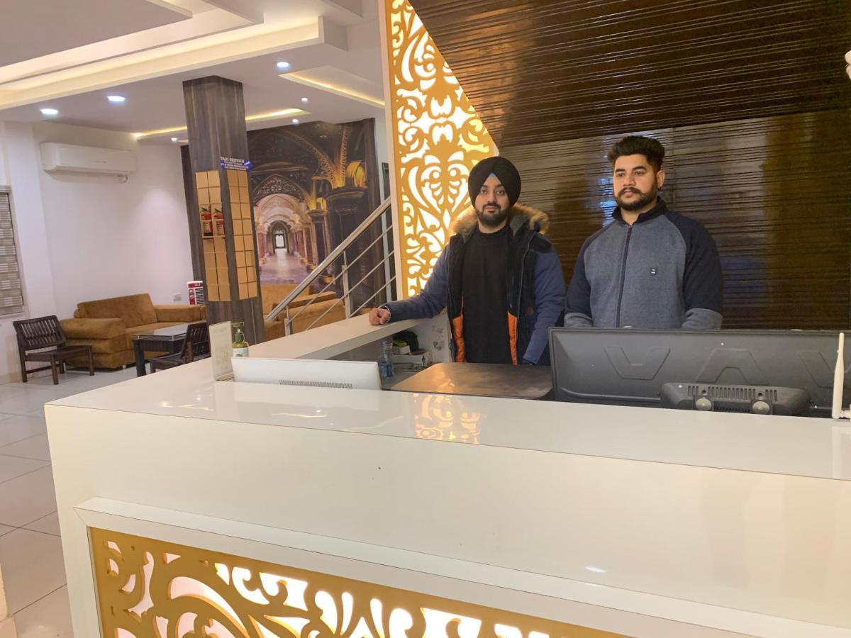 Hotel Sb Residency Amritsar Buitenkant foto