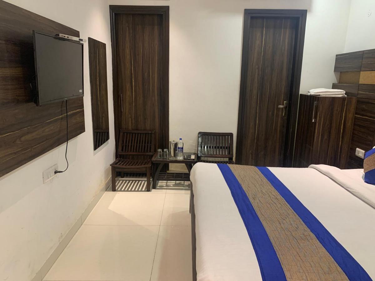 Hotel Sb Residency Amritsar Buitenkant foto