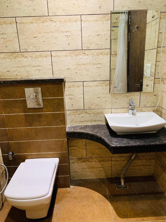 Hotel Sb Residency Amritsar Buitenkant foto